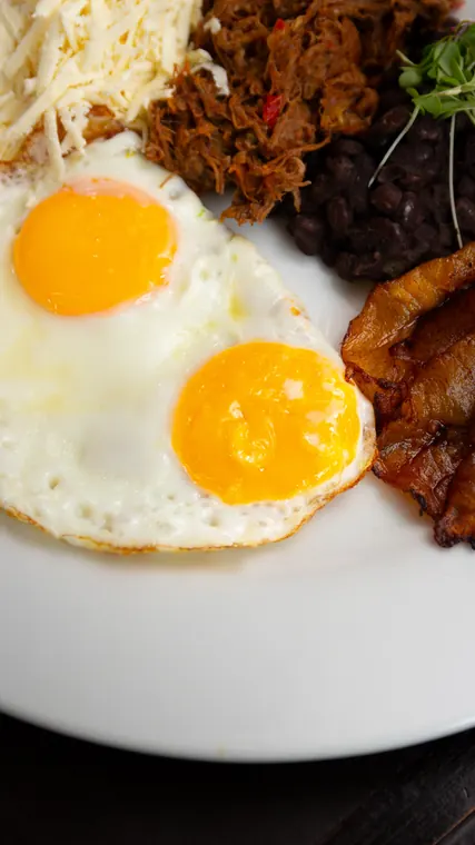 Panadería Tulipán: desayuno criollo